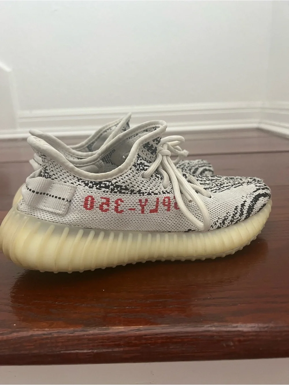 Yeezy Zebra Adidas Boost Unisex Sneaker 350 V2 | size 5.5